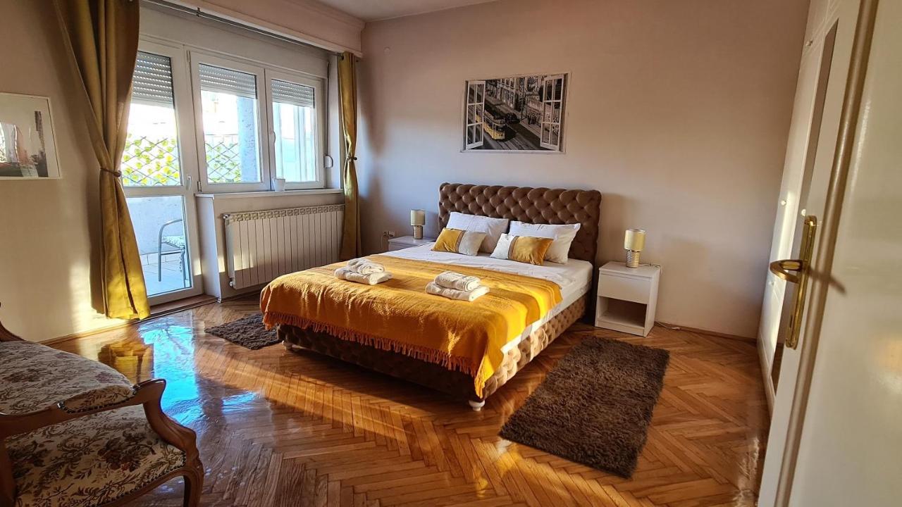 Windows City Apartment Belgrado Buitenkant foto