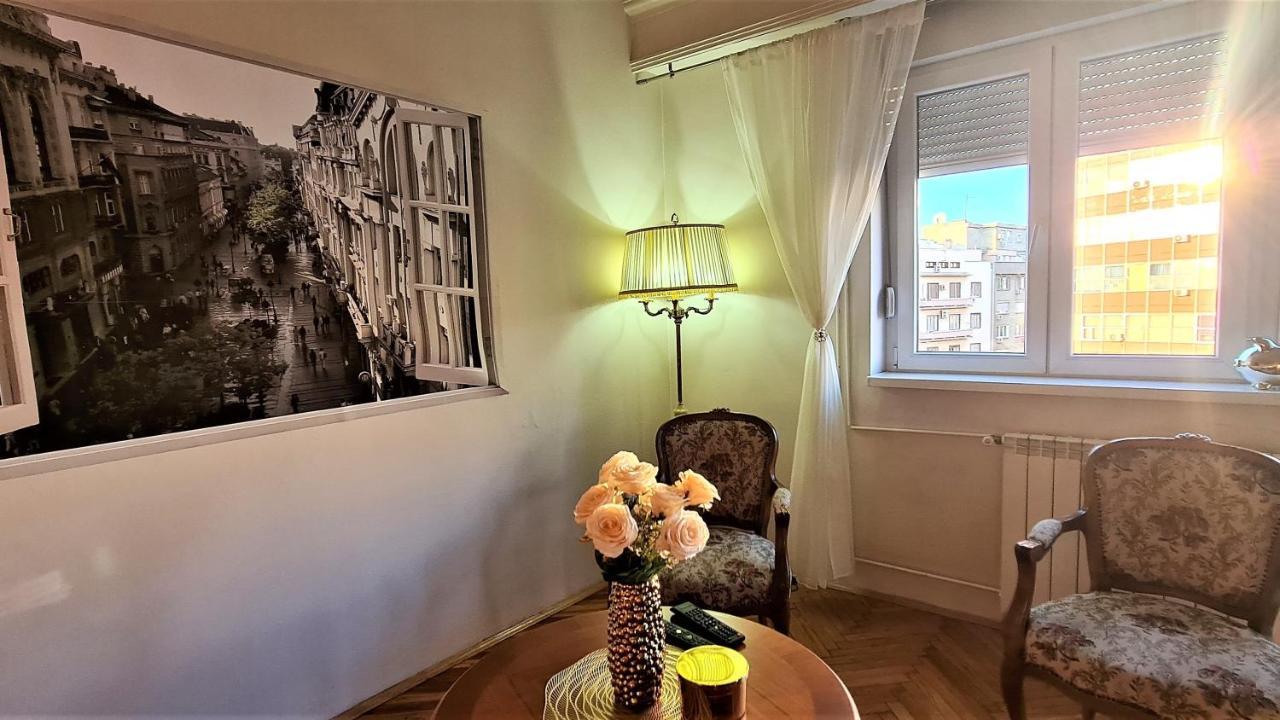 Windows City Apartment Belgrado Buitenkant foto
