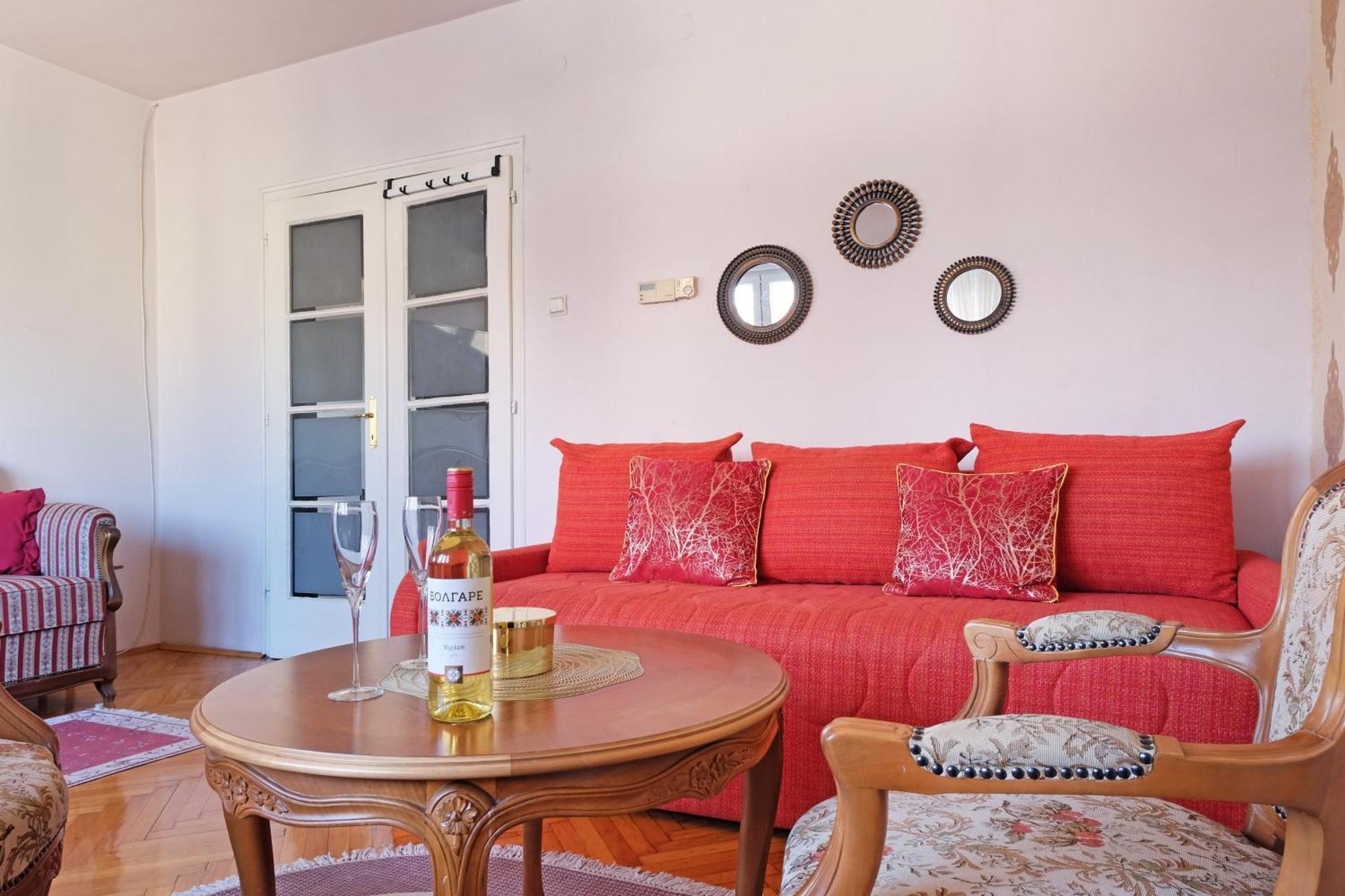Windows City Apartment Belgrado Buitenkant foto