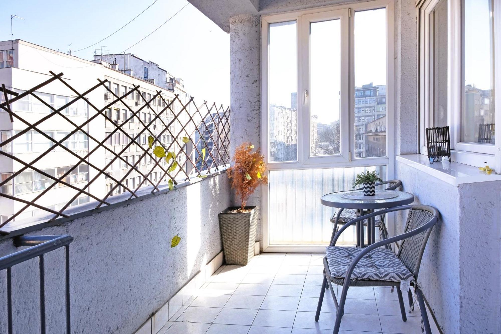 Windows City Apartment Belgrado Buitenkant foto