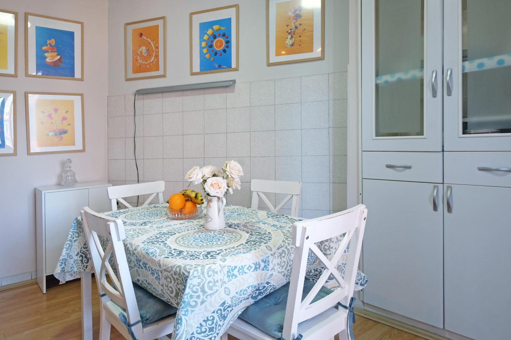 Windows City Apartment Belgrado Buitenkant foto